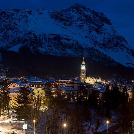 Hotel Corona Кортина-д'Ампеццо Экстерьер фото